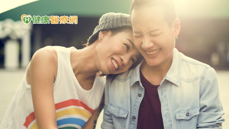 平胸手術　助29歲女從束胸中解放